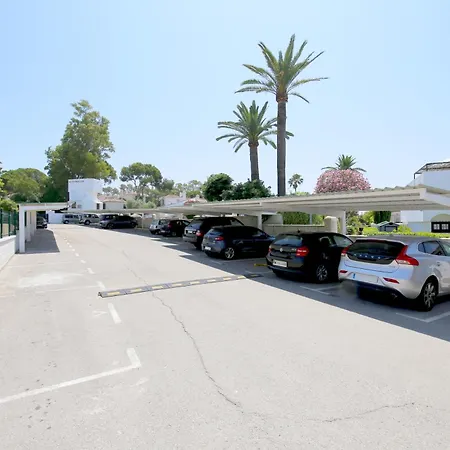 بيت للعطل House With Direct Access And Community Pool, *