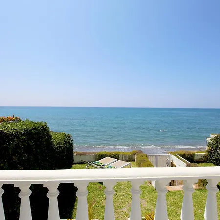 House With Direct Access And Community Pool, بيت للعطل إِستيبونا