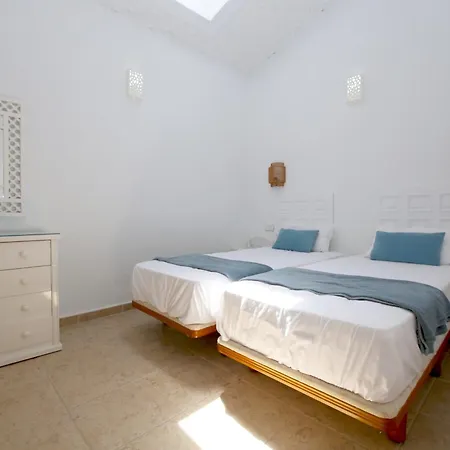 House With Direct Access And Community Pool, * إِستيبونا