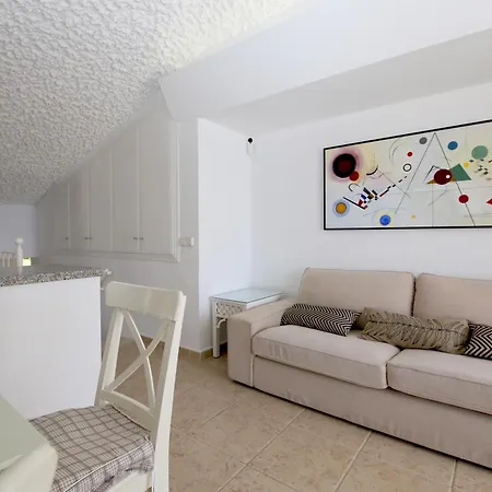 House With Direct Access And Community Pool, إِستيبونا